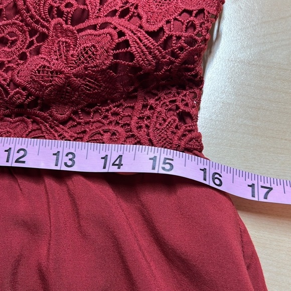 Guess Lace Top Romper Size Medium - Picture 10 of 10